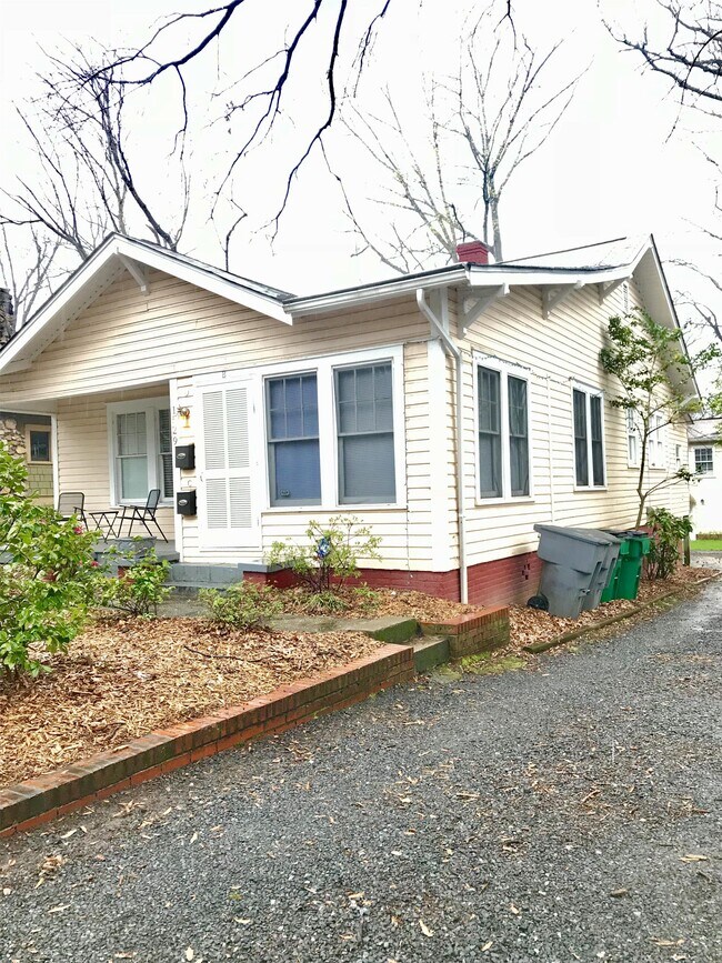 Building Photo - 1529 Thomas Ave