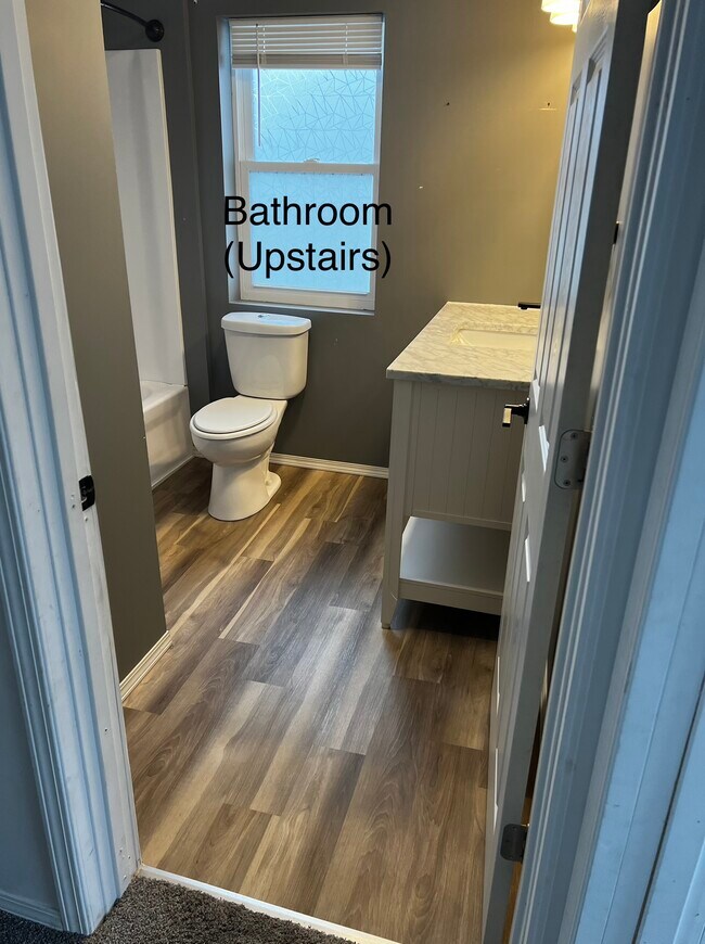 Building Photo - 313 Victoria Ave