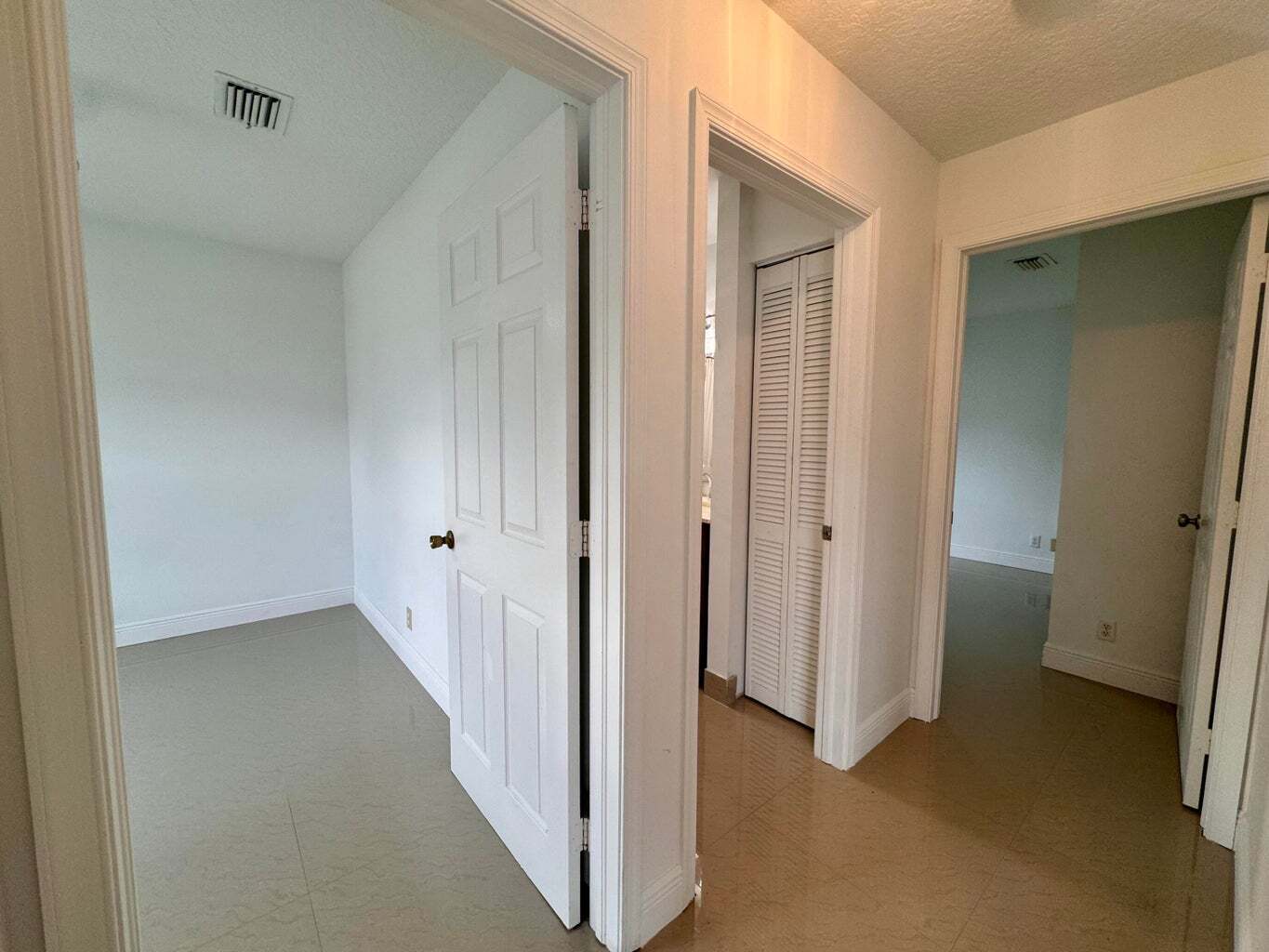 Building Photo - 1132 Hatteras Cir