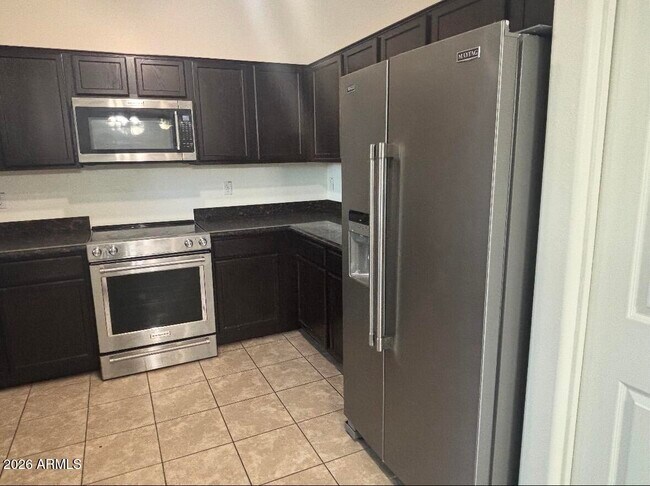 Building Photo - 7516 S 27th Pl