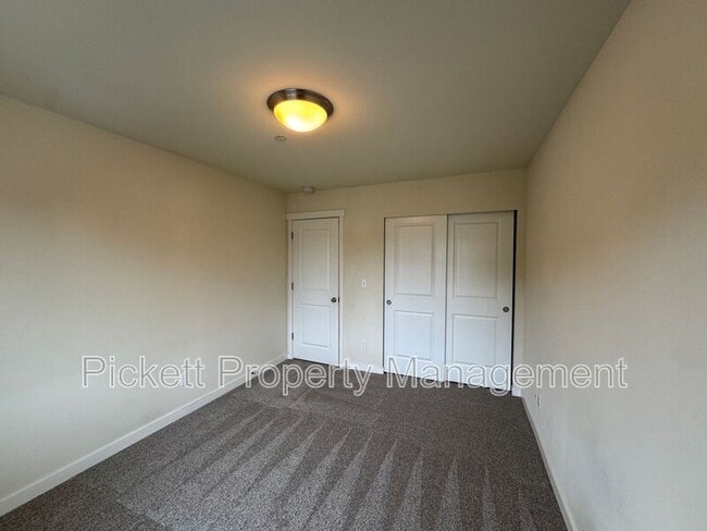 Building Photo - 2537 Filbert Ave