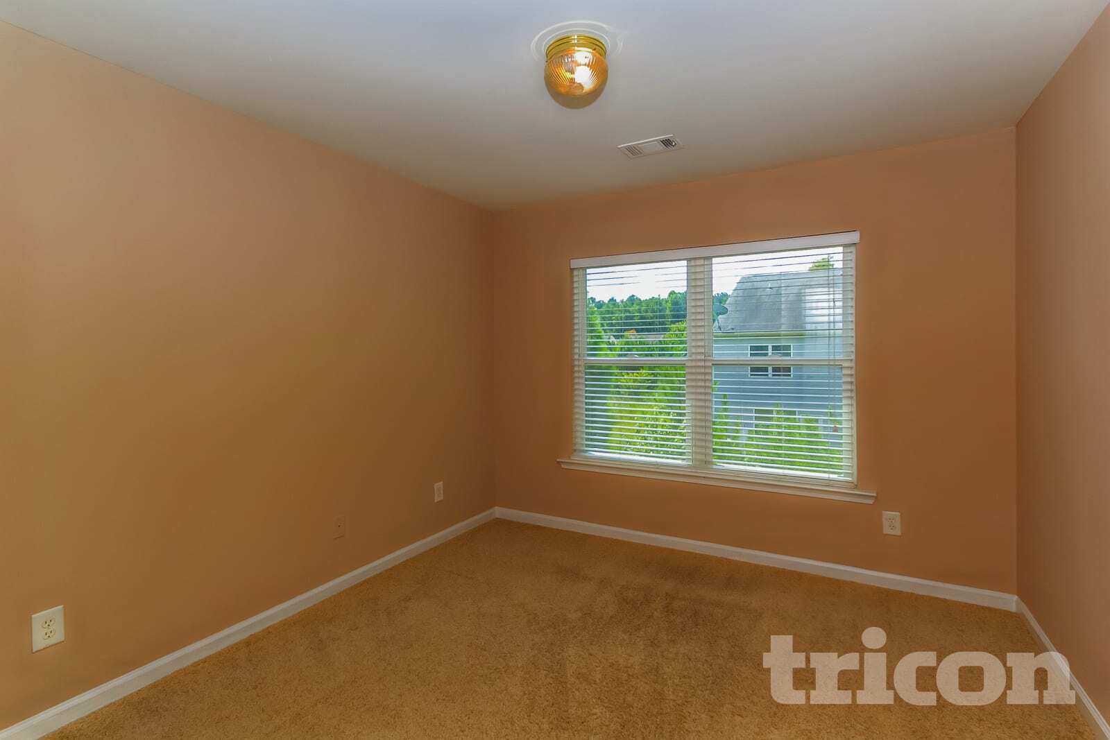 Building Photo - 3364 Estes Dr