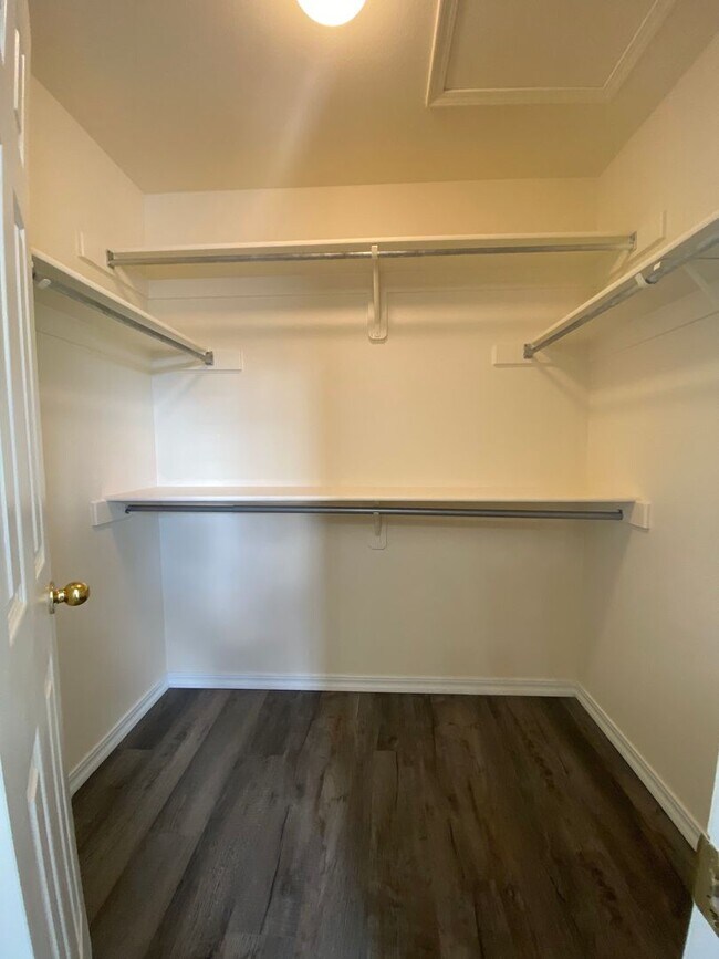 Building Photo - 3 Bedroom 2 Story in Millers Crossing