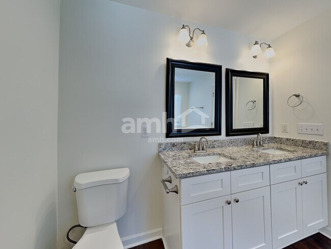 Building Photo - 718 Barrocliff Rd