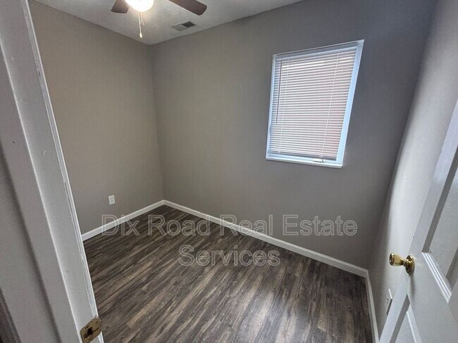 Building Photo - 2112 Lodell Ave