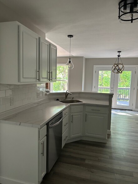 Building Photo - 21 Saint Kathleen Ct