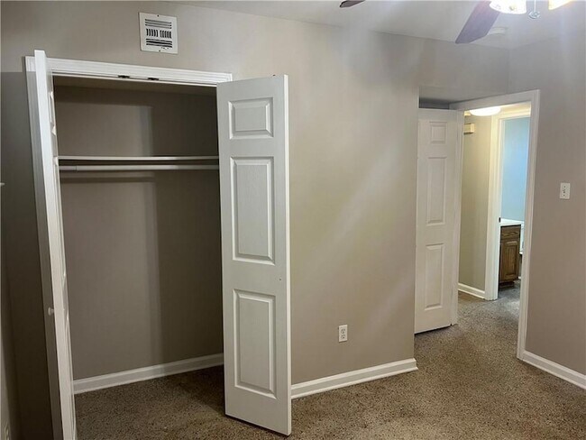 Building Photo - 7612 W Judge Perez Dr