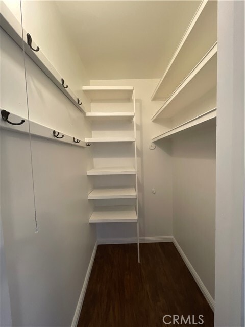 Building Photo - 1024 Main St