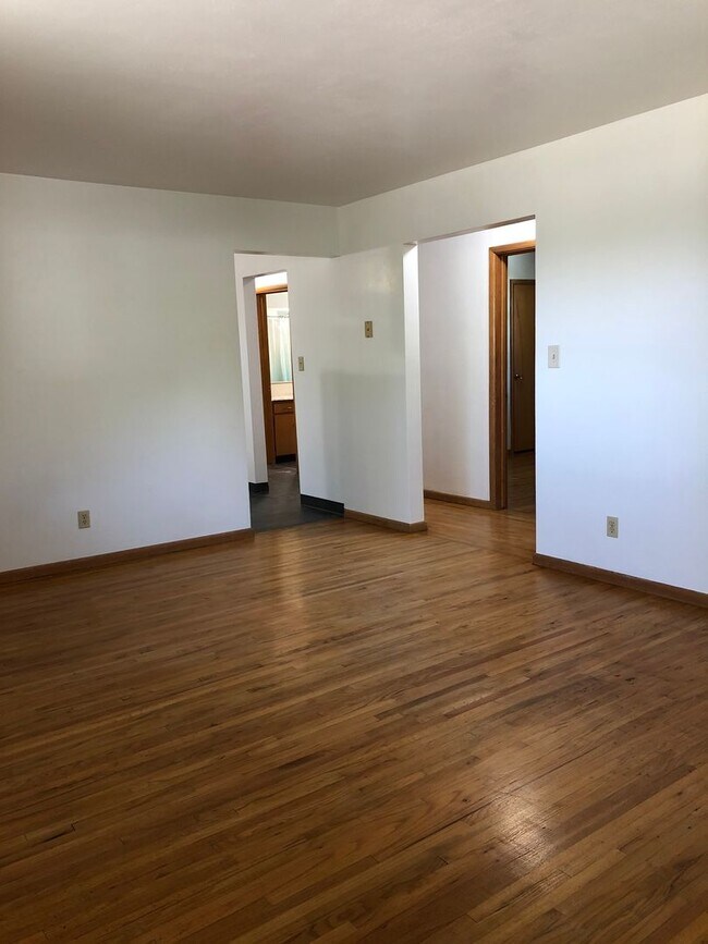 Building Photo - Park Apartments - 530