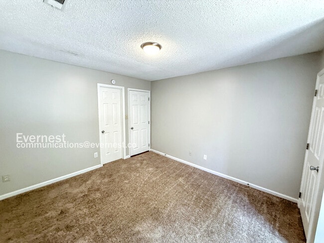 Building Photo - 713 Carr Ave