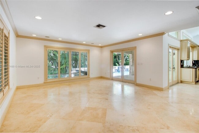 Building Photo - 236 Costanera Rd