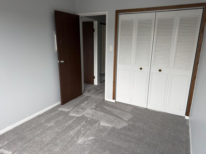 Building Photo - 1008 Centurion Ln