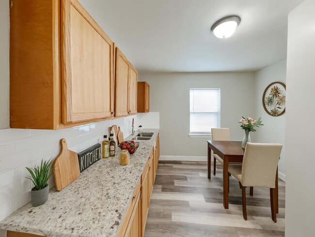 Building Photo - 3BR/1.5BA Home in Jacksonville FL w/ Spaci...