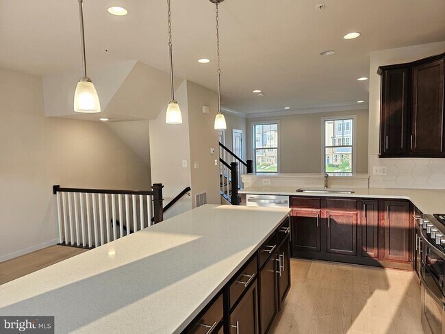 Building Photo - 8650 Satinwood Dr