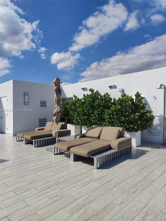 Building Photo - 4250 Biscayne Blvd