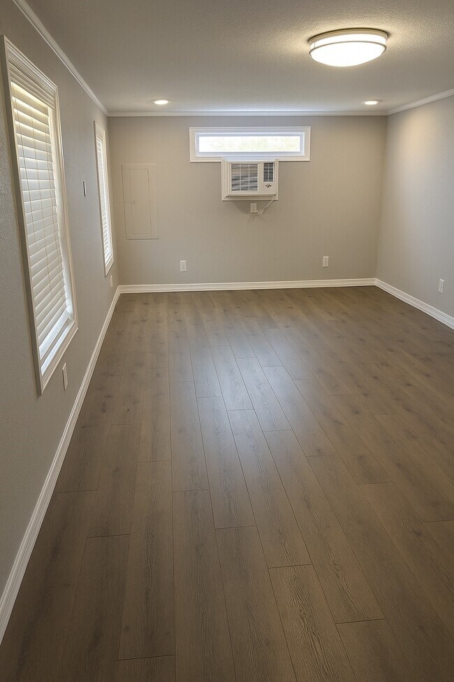 Building Photo - 219 Leeward Way
