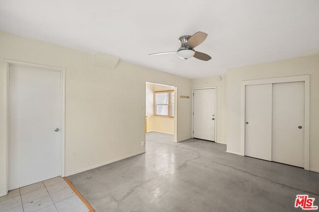 Building Photo - 2235 1/2 Laverna Ave