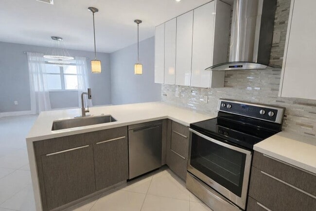 Building Photo - 4135 Eastridge Cir