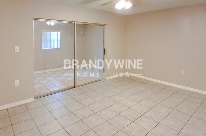 Building Photo - 9923 Woodridge Ct