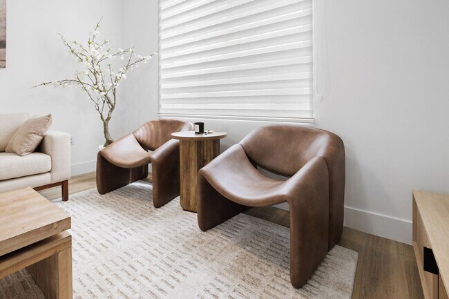 Building Photo - 41 NW 16th Ave