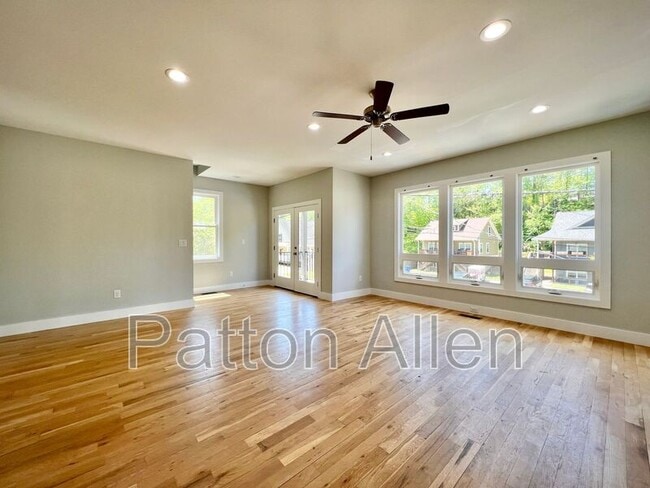 Building Photo - 308 London Rd