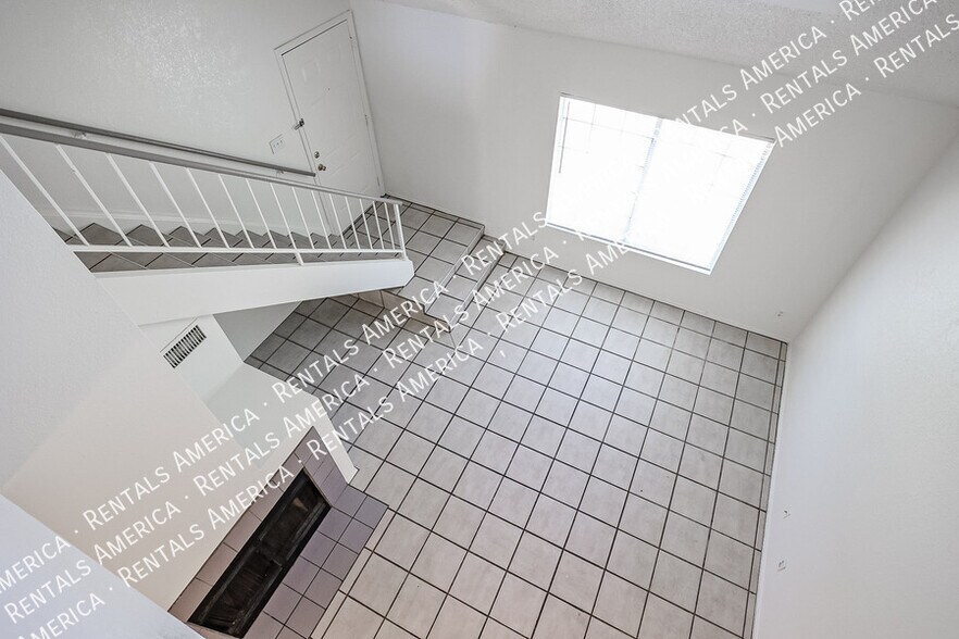 Building Photo - 10100 N 89th Ave