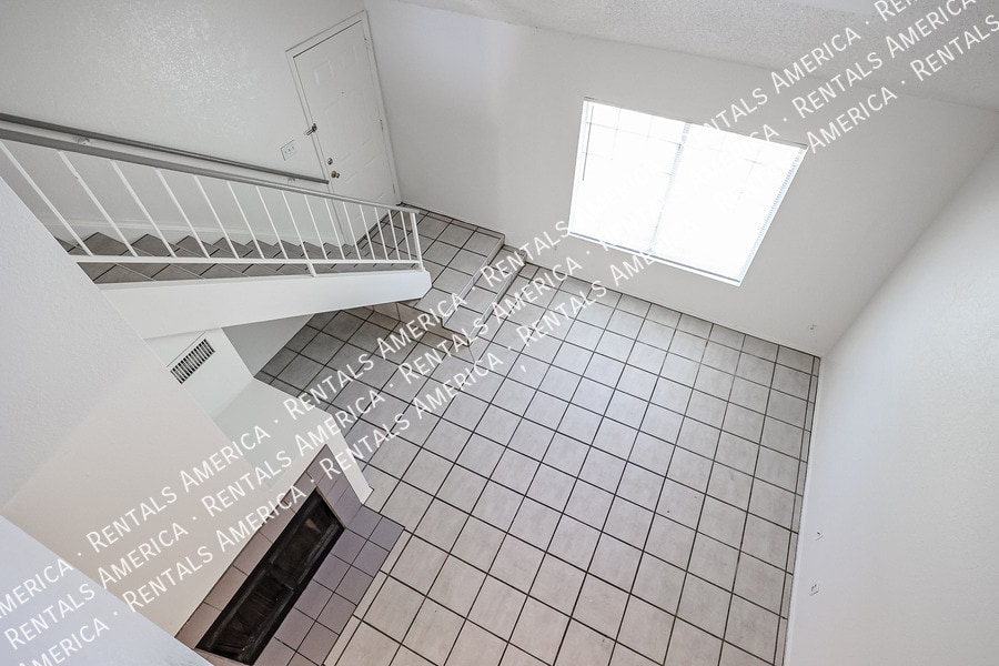 Building Photo - 10100 N 89th Ave