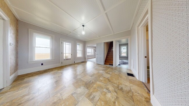 Building Photo - Country home in Willard!