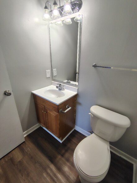 Building Photo - 600 Reusens Rd