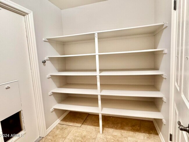 Building Photo - 10628 S 44th Pl