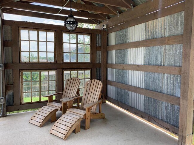 Building Photo - 1308 Anhalt Dr