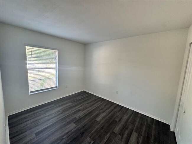Building Photo - 316 E Primrose Ln