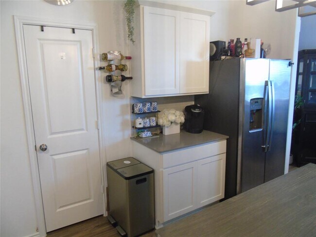 Building Photo - 308 Majestic Cedar Ct