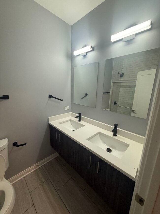 Building Photo - 4525 S Prairie Ave