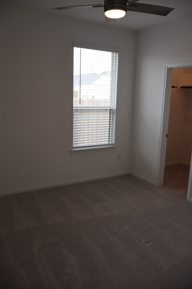 Building Photo - 18234 Calabria Hbr Trl