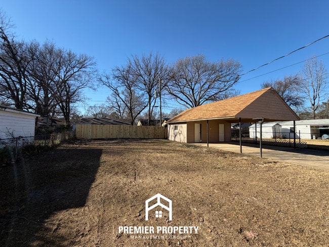 Building Photo - 3-Bedroom Memphis Home Near East Memphis with Fenced Yard
