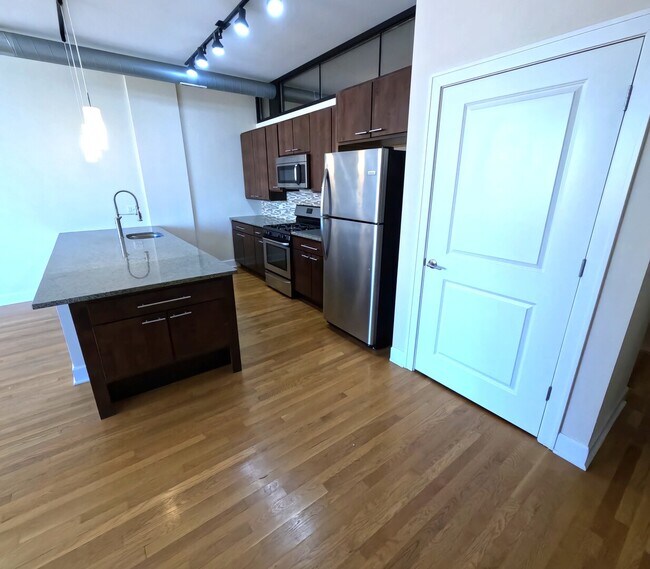 Building Photo - 2778 N Milwaukee Ave