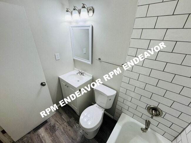 Building Photo - Spacious 4BD Home with Modern Upgrades & H...
