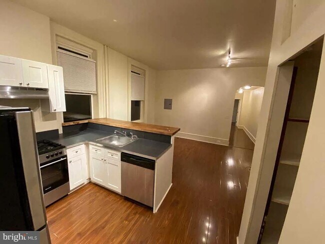 Building Photo - 2106 N Hancock St