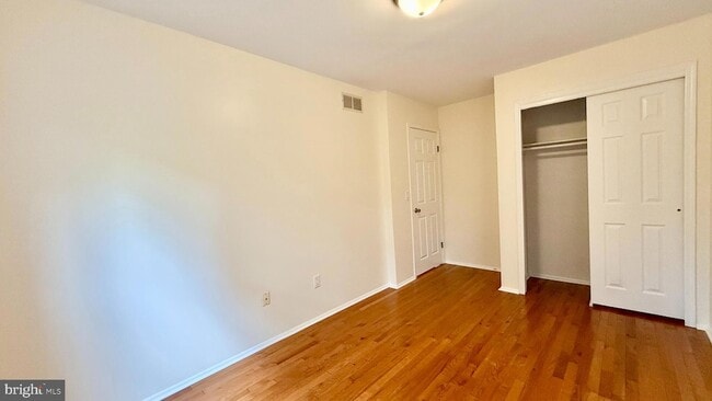 Building Photo - 305 Marten Rd