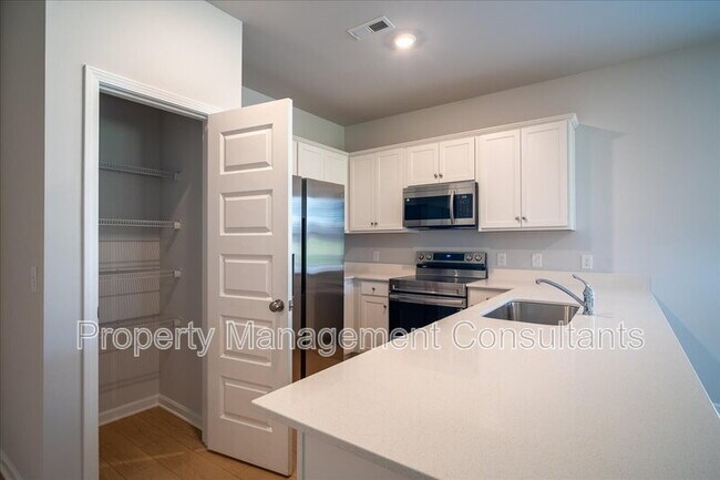 Building Photo - 22821 Dashwood Ln