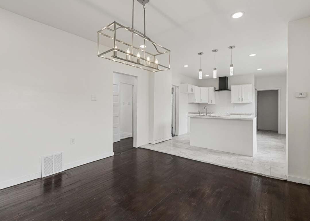 Building Photo - 3012 Lothrop