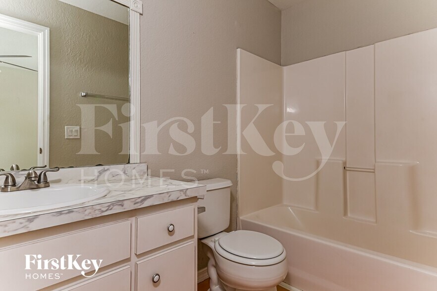 Building Photo - 2242 Sagebloom Terrace