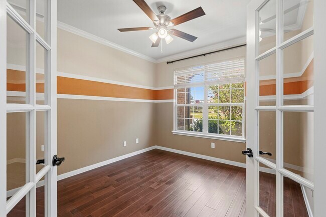 Building Photo - 25907 Foxrun Vista Dr