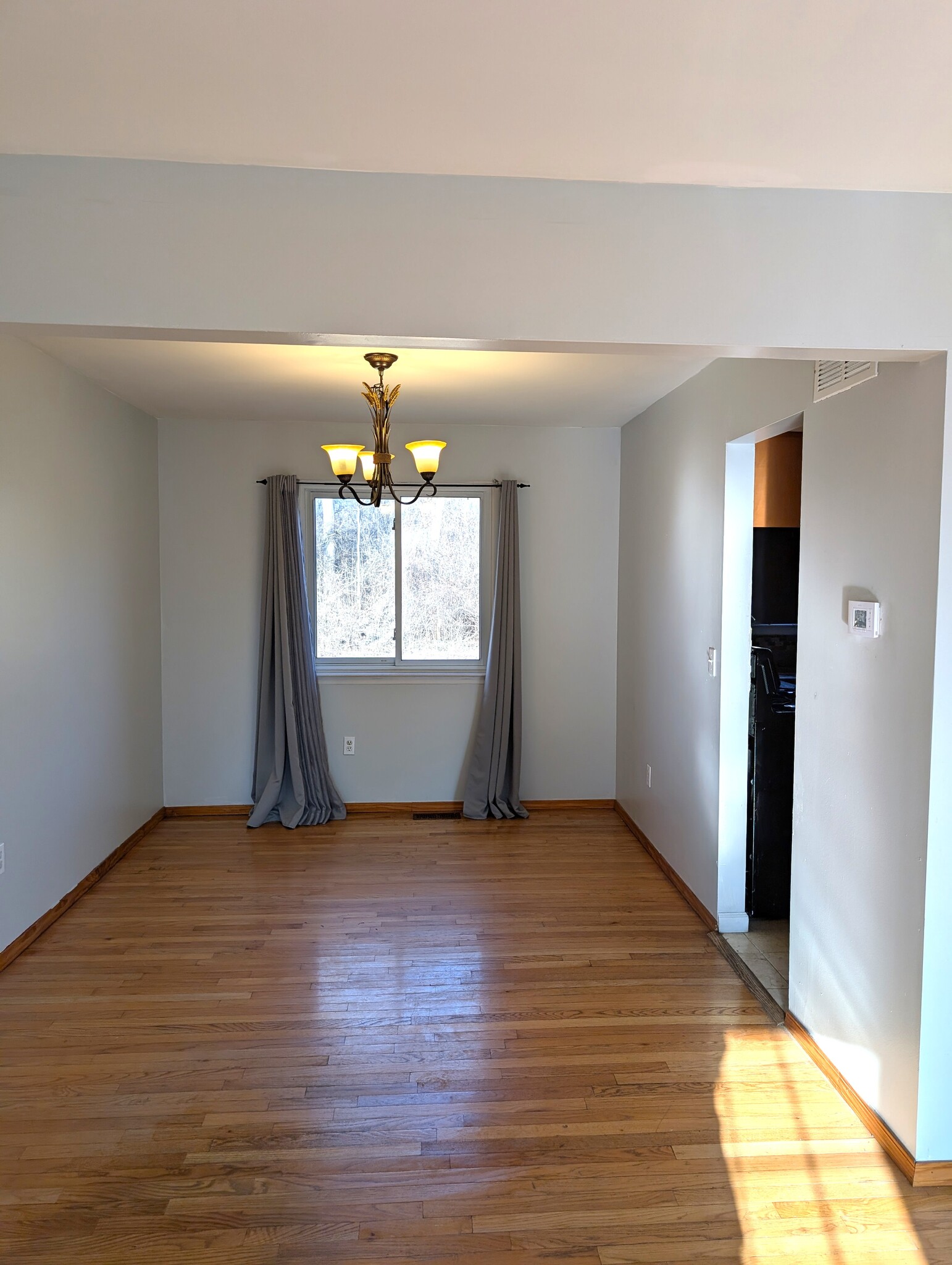 Dinning room - 21765 Flanders St