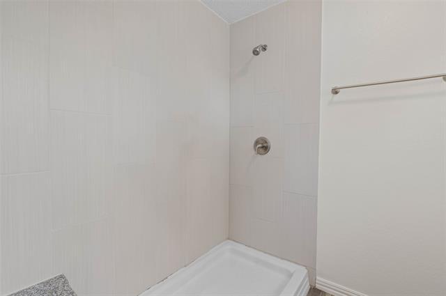Building Photo - 3516 Glenview Dr