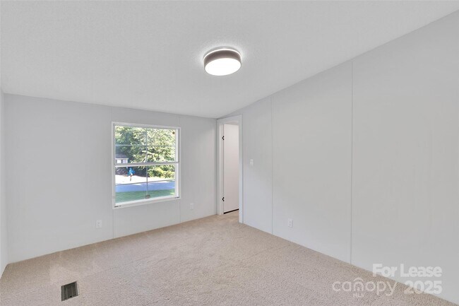 Building Photo - 166 Crystal Bay Dr