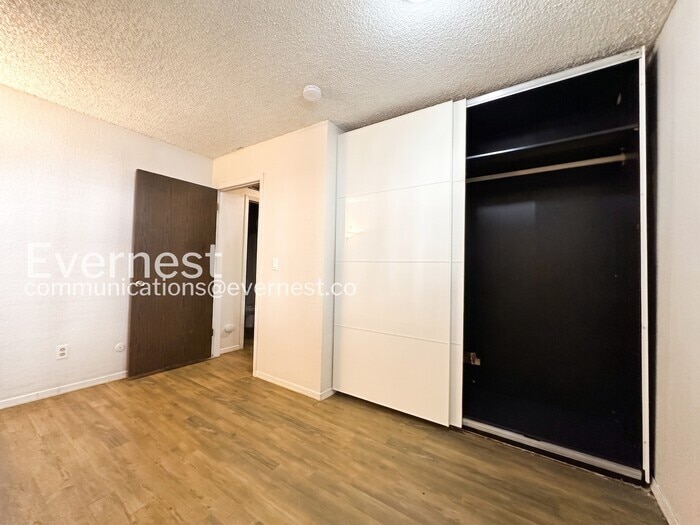 Building Photo - 3035 Oneal Pkwy