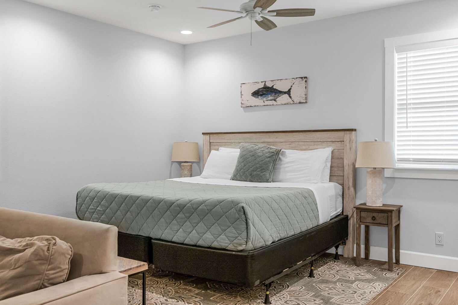 Building Photo - 905 N Tropical Trail