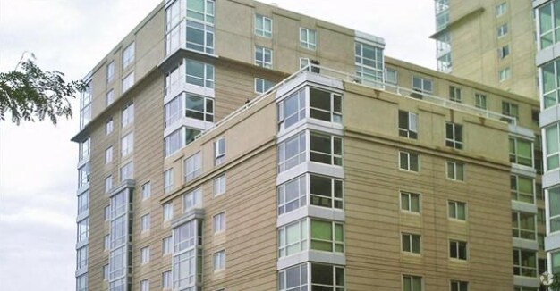 Building Photo - 1 Park Pl